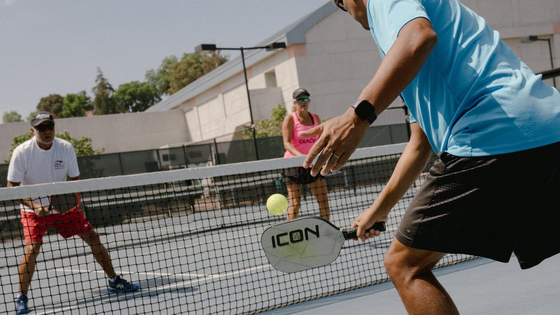 Pickleball for Beginners: A Guide to the Basics of the Game - des couples